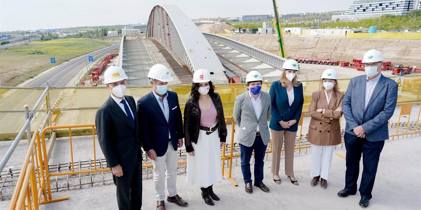 El puente que conectará Valdebebas con el aeropuerto de Barajas estará listo a finales de este año