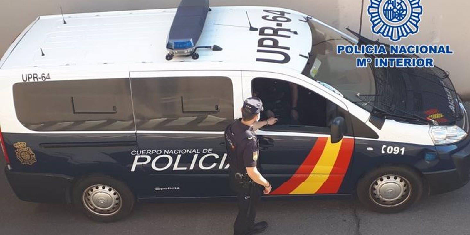 Dos detenidos en Alcorcón por robar efectos personales de conductores con el método de 'la siembra'