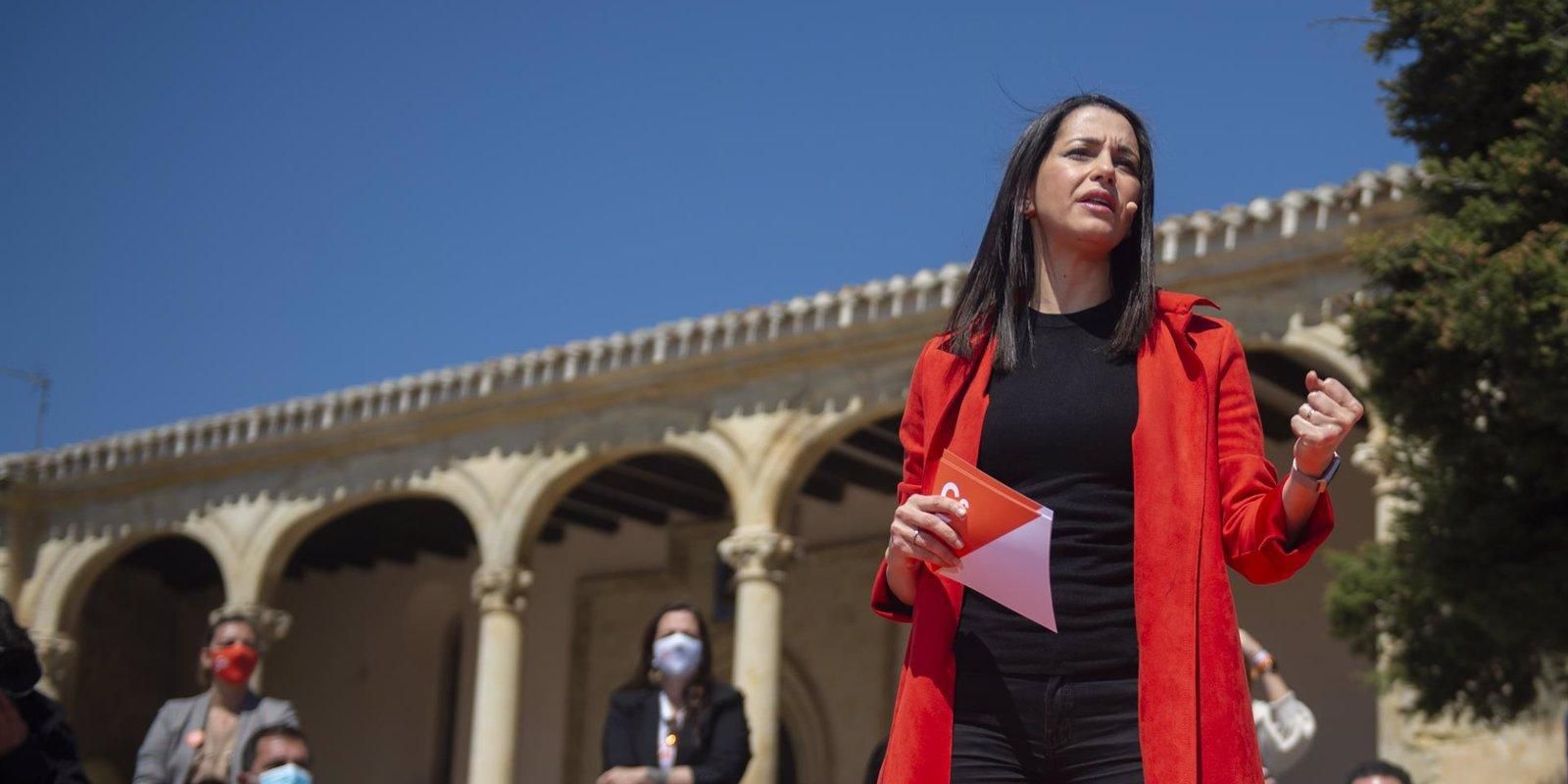 Arrimadas dice que seguiría luchando por Cs aunque se quedara sin escaños en Madrid