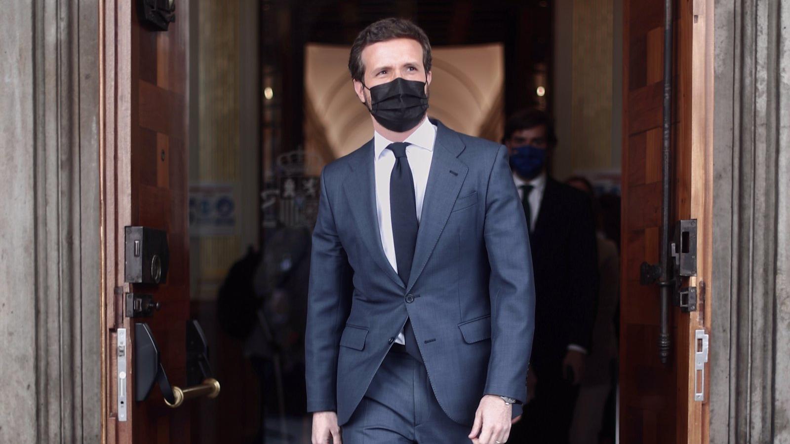 Casado anuncia que el PP se personará en el caso de Plus Ultra porque es "un escándalo"