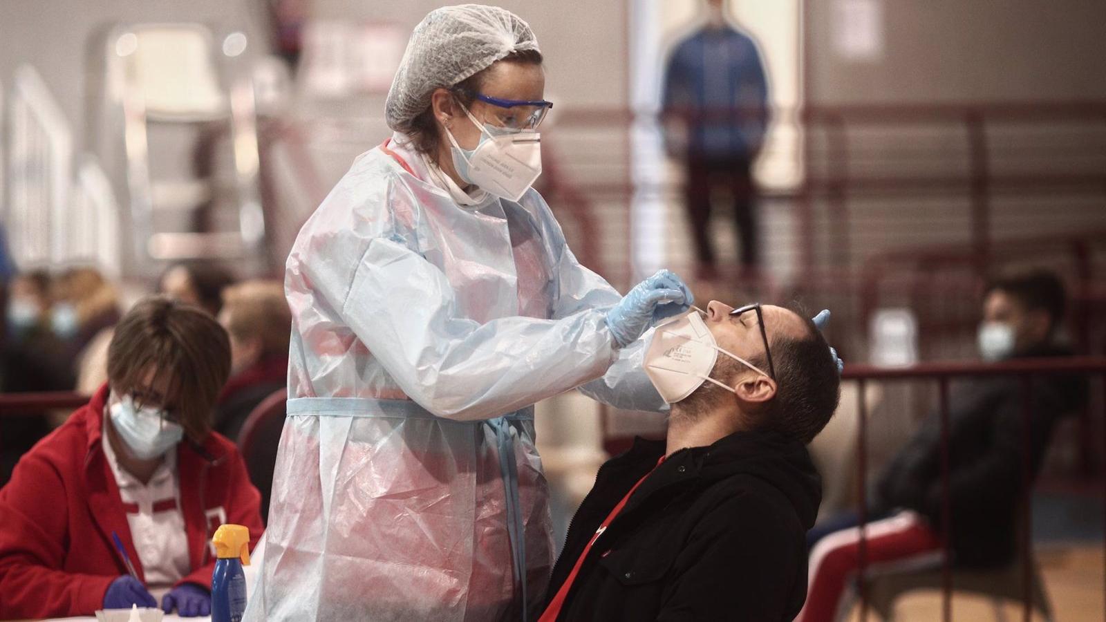 La Comunidad de Madrid activa dispositivos de test de antígenos en Navas del Rey