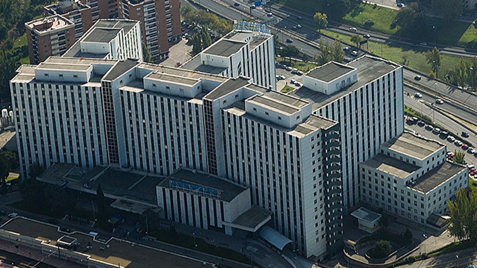 Detenido un celador por violar dos veces a una joven en la Unidad Psiquiátrica del hospital Ramón y Cajal
