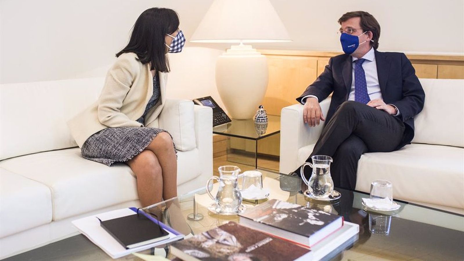 Martínez-Almeida cree que la amistad que mantiene con la delegada del Gobierno los "traicionó" en la rueda de prensa