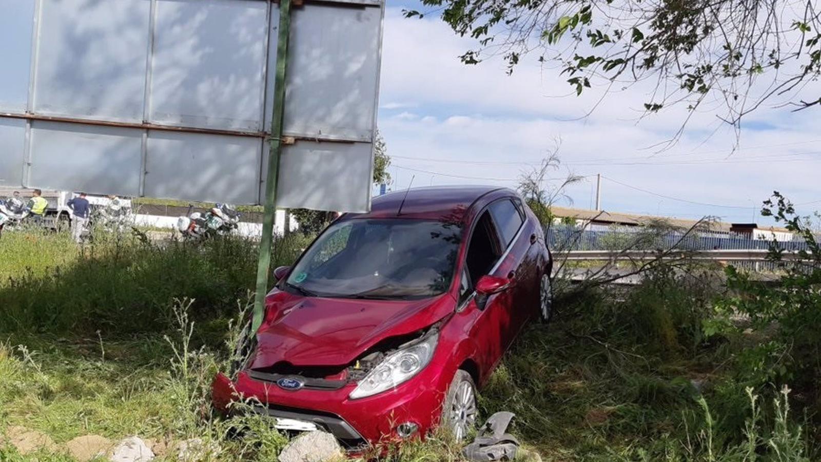 Una herida leve y otra moderada en dos accidentes de tráfico esta tarde en la A-3 y en la M-408