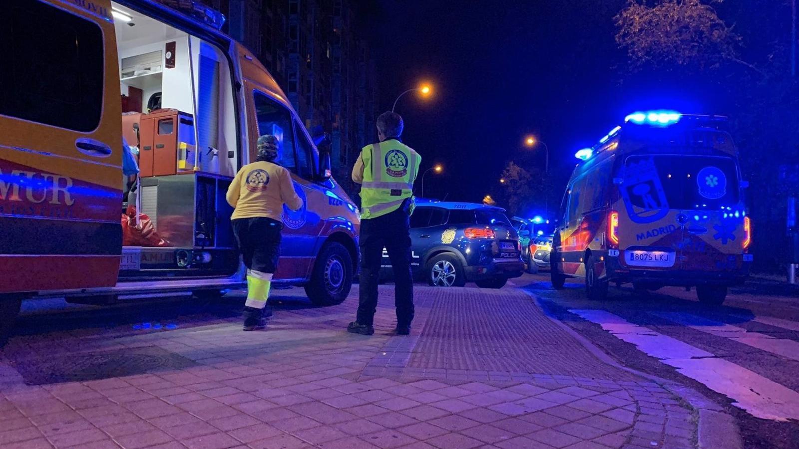 La Policía busca al joven que persiguió a otro hasta matarlo a puñaladas anoche en una calle de Vallecas