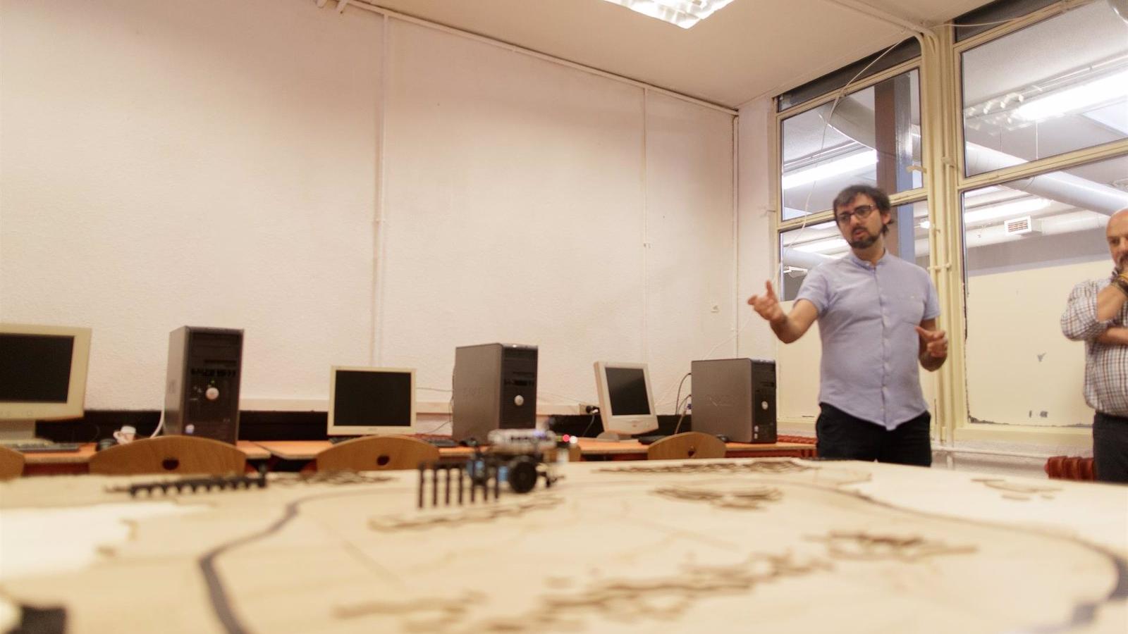 El Gobierno creará un nuevo Cuerpo para aquellos docentes técnicos de FP que no tengan título universitario El Gobierno creará un nuevo Cuerpo para aquellos docentes técnicos de FP que no tengan título universitario