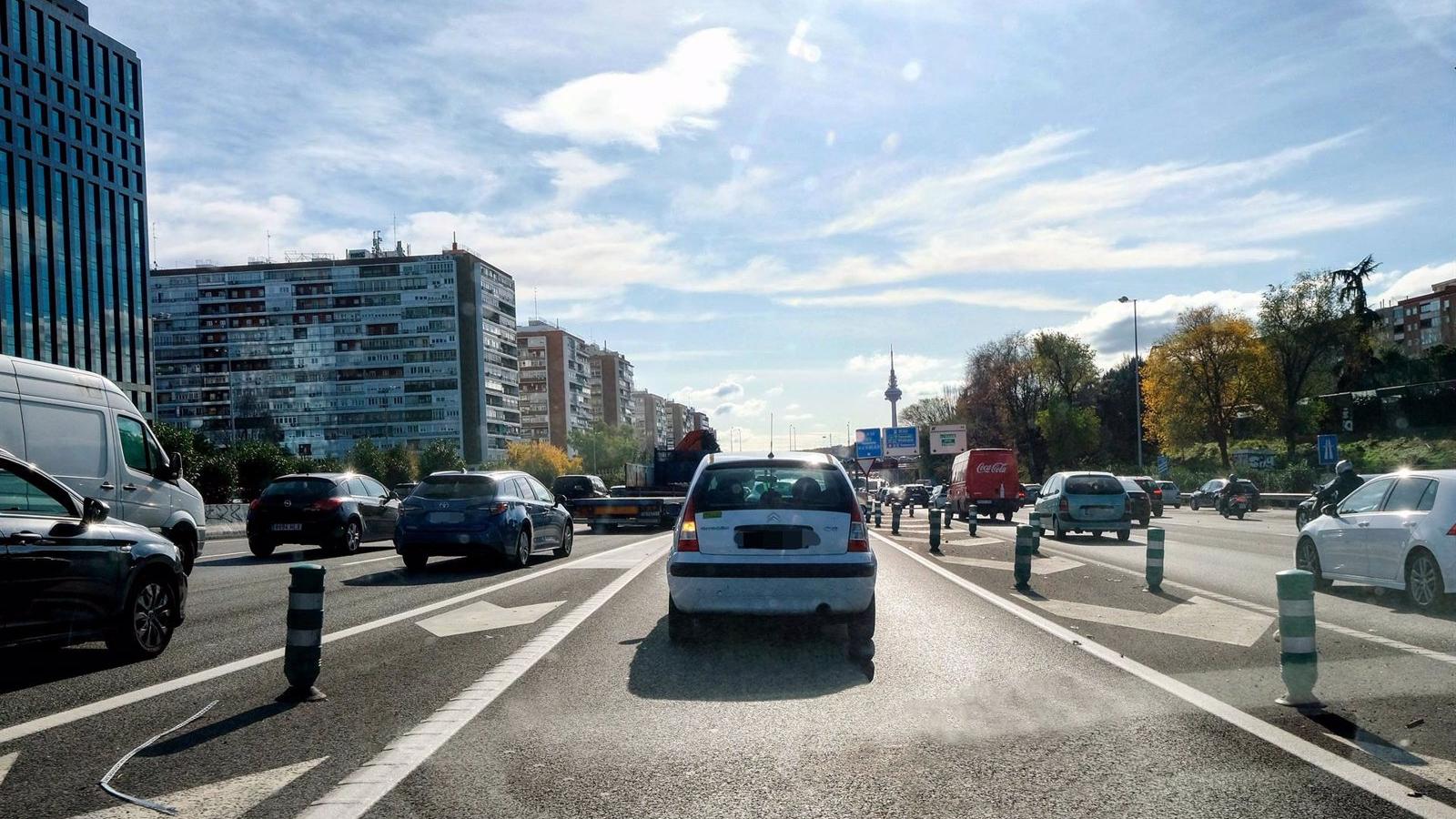 Condenado a dos años de cárcel un conductor sin carnet por acuchillar a un estudiante en un semáforo en Arganzuela Condenado a dos años de cárcel un conductor sin carnet por acuchillar a un estudiante en un semáforo en Arganzuela