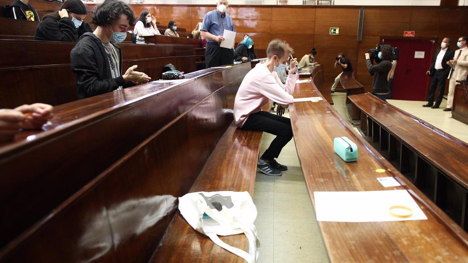 Comienzan las pruebas de la EBAU en Madrid para cerca de 38.000 alumnos