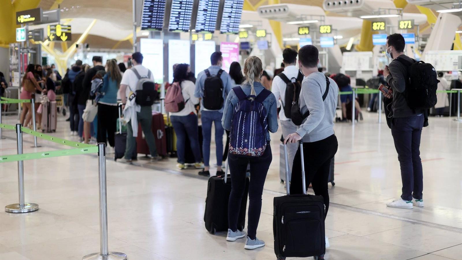 El PP registra la comisión de investigación de Barajas para analizar su relación con la entrada del Covid en la región