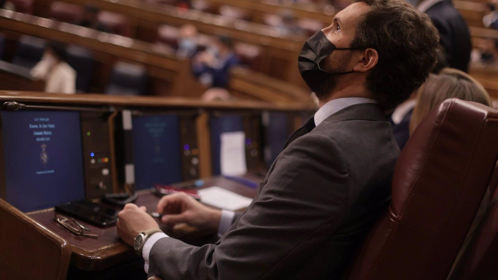 Casado y Abascal se burlan de Sánchez en el Congreso por su "cumbre bilateral" con Biden de menos de un minuto