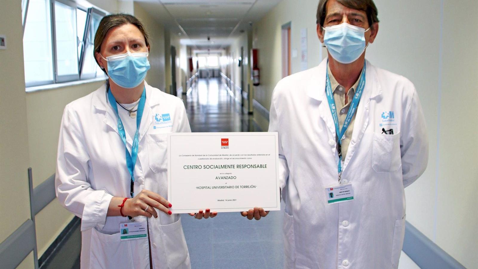 El Hospital Universitario de Torrejón recibe el reconocimiento de Centro Socialmente Responsable en la categoría "avanzado"