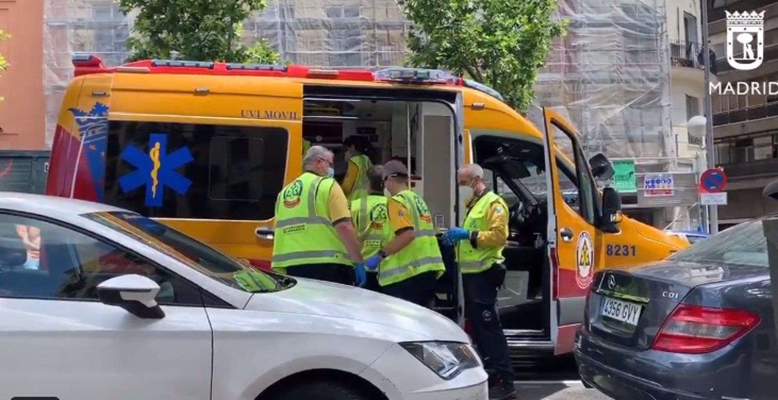 Un motorista arrolla a un peatón que cruzaba con su perro indebidamente por el Paseo Santa María de la Cabeza