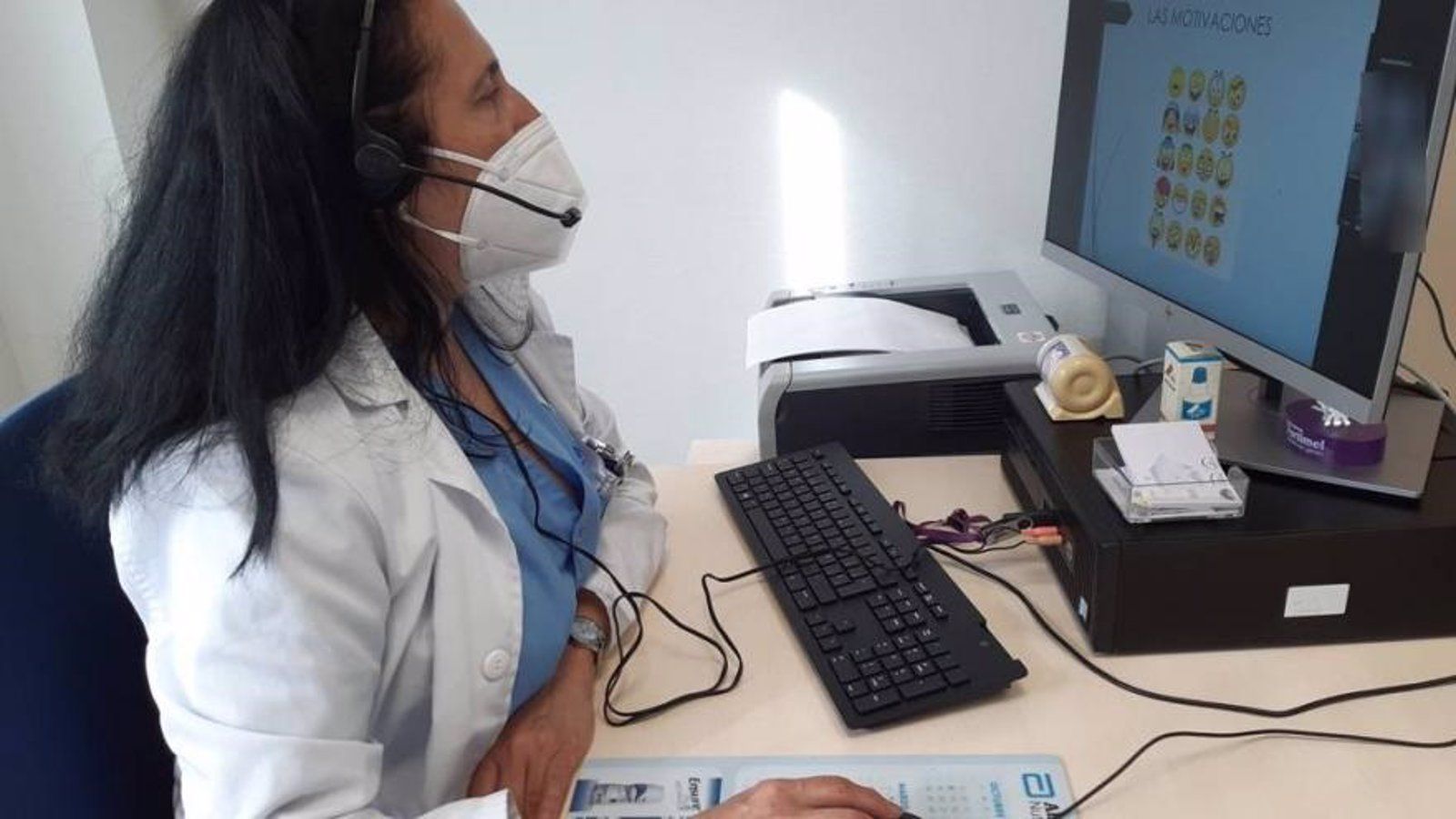 La escuela de pacientes con obesidad del Hospital de Henares retoma la actividad de forma telemática