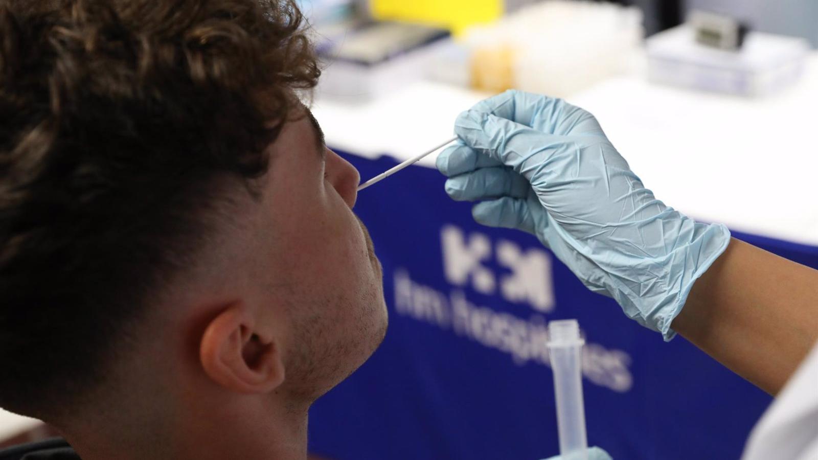 Estudiantes madrileños que viajaron a Mallorca reconocen que "la gente se olvidó por completo de la situación"