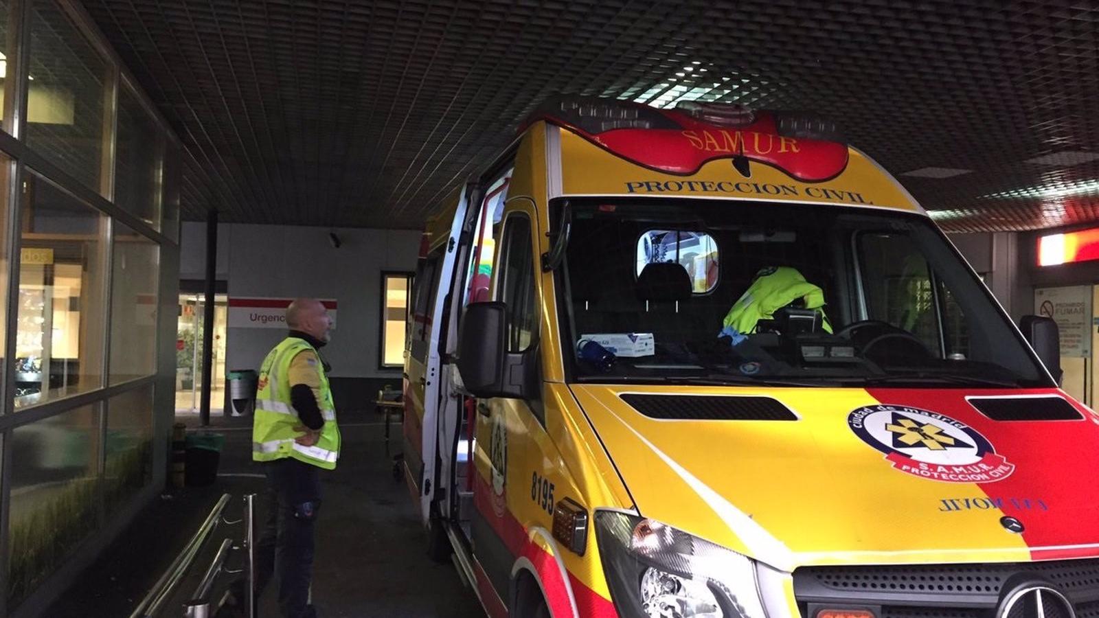 Detenido el hombre que apuñaló ayer a otro en un portal de San Sebastián de los Reyes "por una herencia"