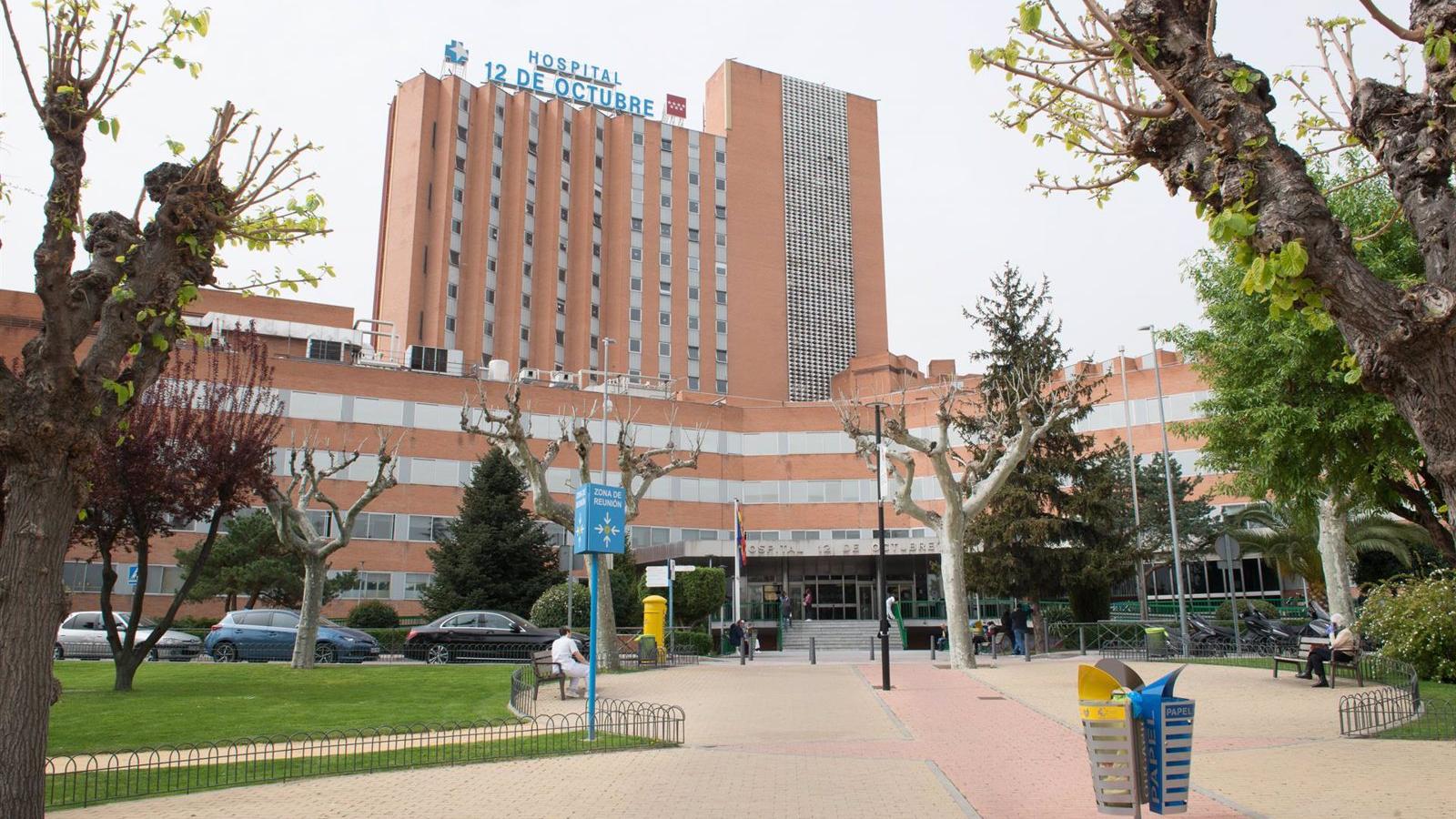 Un paciente de 35 años celebra su aniversario de boda en cuidados intensivos cardiológicos del Hospital 12 de Octubre Un paciente de 35 años celebra su aniversario de boda en cuidados intensivos cardiológicos del Hospital 12 de Octubre