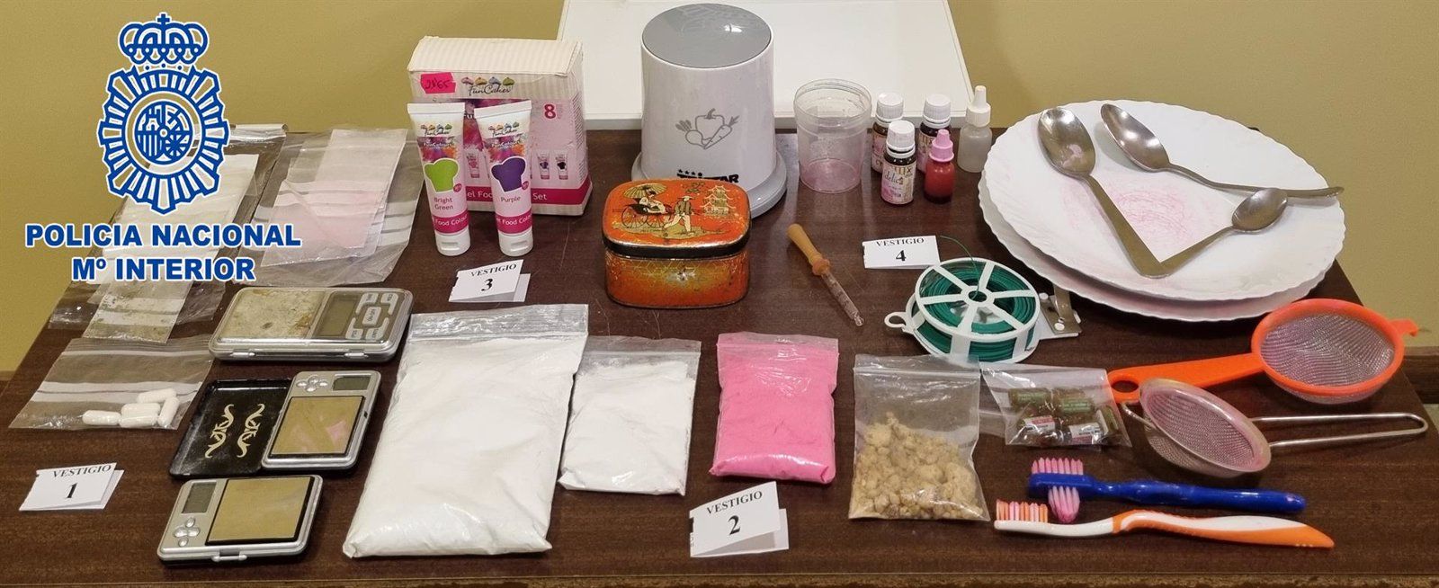 Detenidos una madre y su hijo por preparar 'cocaína rosa' en un laboratorio clandestino en San Blas