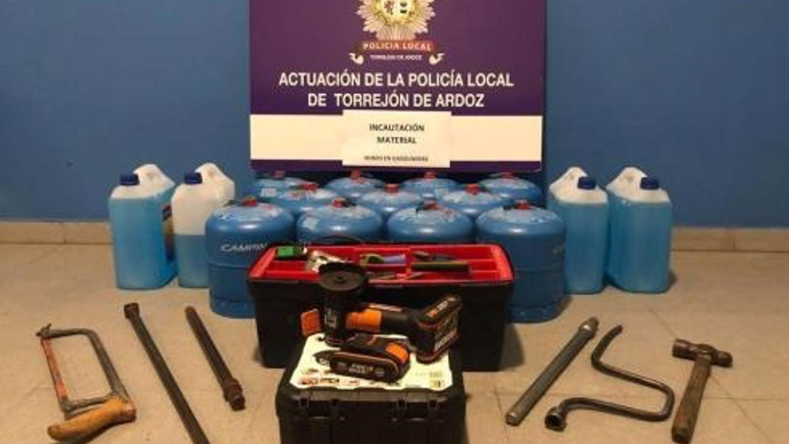 Detenido un conductor en Torrejón con herramientas para robar en gasolineras