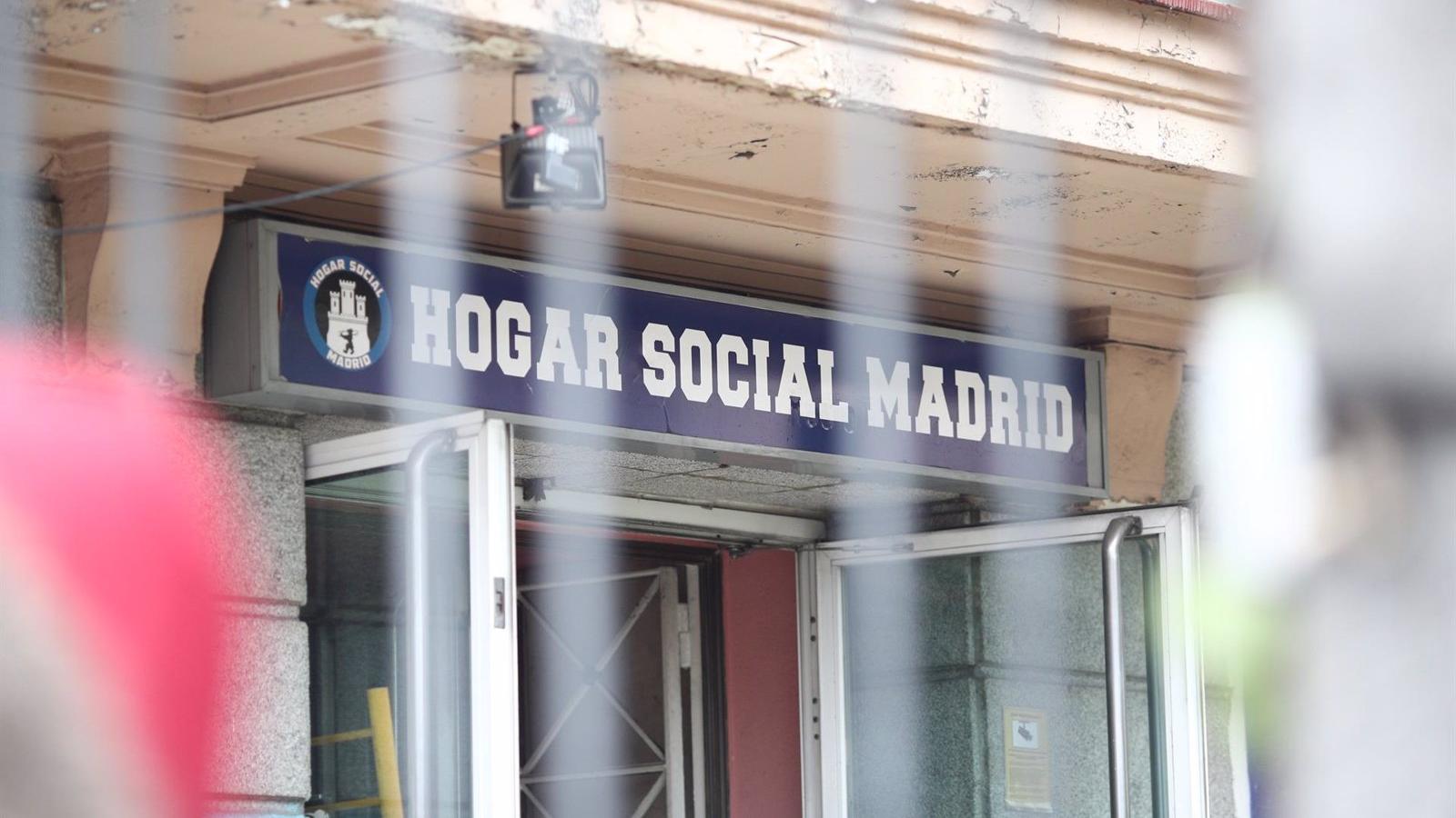 Hogar Social vuelve a okupar el antiguo edificio del NO-DO en la calle Joaquín Costa