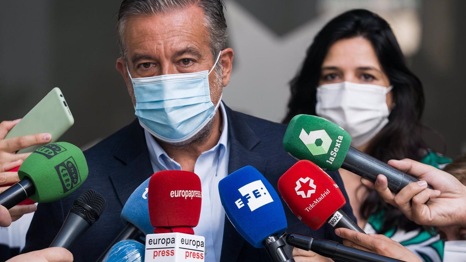 López defiende la política fiscal de Ayuso como un "ejemplo a seguir"