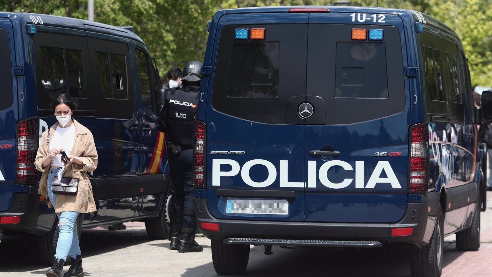 La Policía Nacional realizó disparos al aire y cargas para disolver el macrobotellón del domingo en Alcorcón