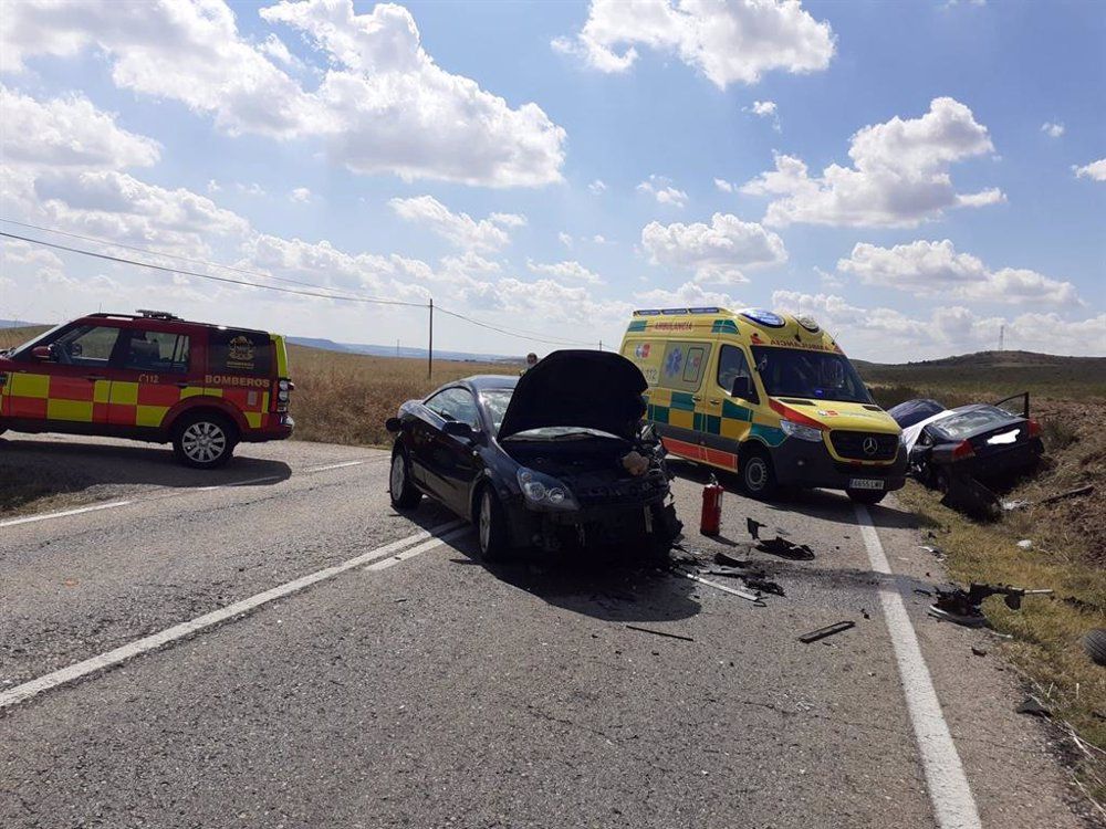 La colisión frontal de dos coches en Daganzo de Arriba se salda con un muerto y un herido trasladado a La Paz