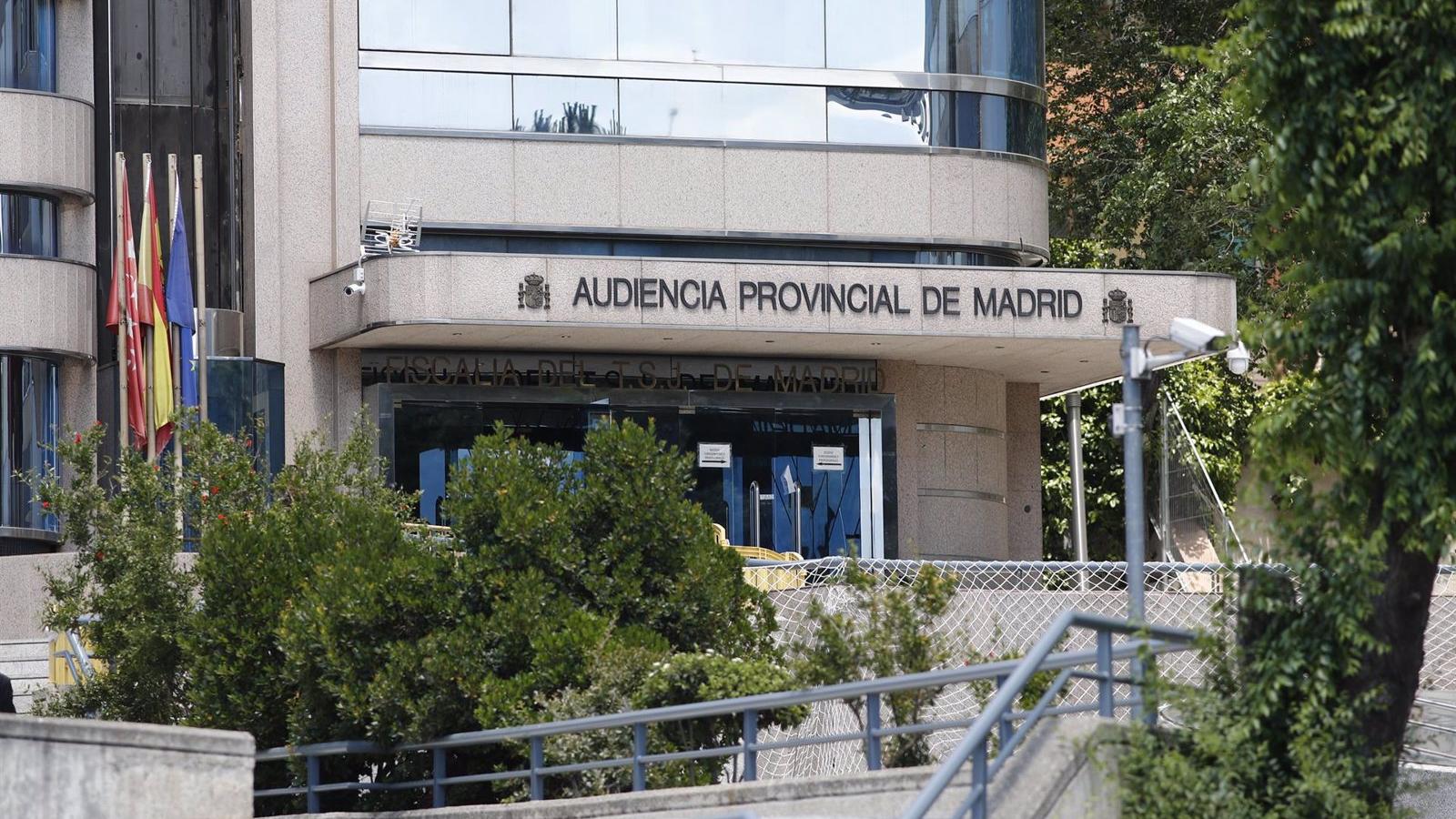 La Audiencia Provincial suspende el juicio a dos traductores de la Policía en el que testificaba Villarejo
