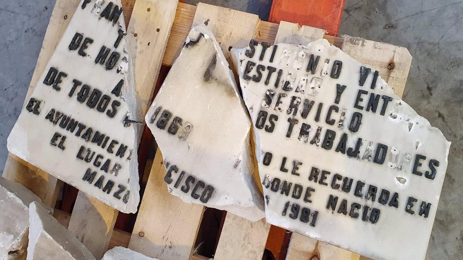 El TSJM obliga al Ayuntamiento de Madrid a retirar las placas de Prieto y Largo Caballero