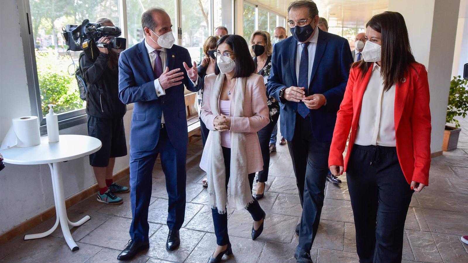 Darias sobre los macrobotellones: "Las vacunas hacen su trabajo, pero por sí solas no pueden"