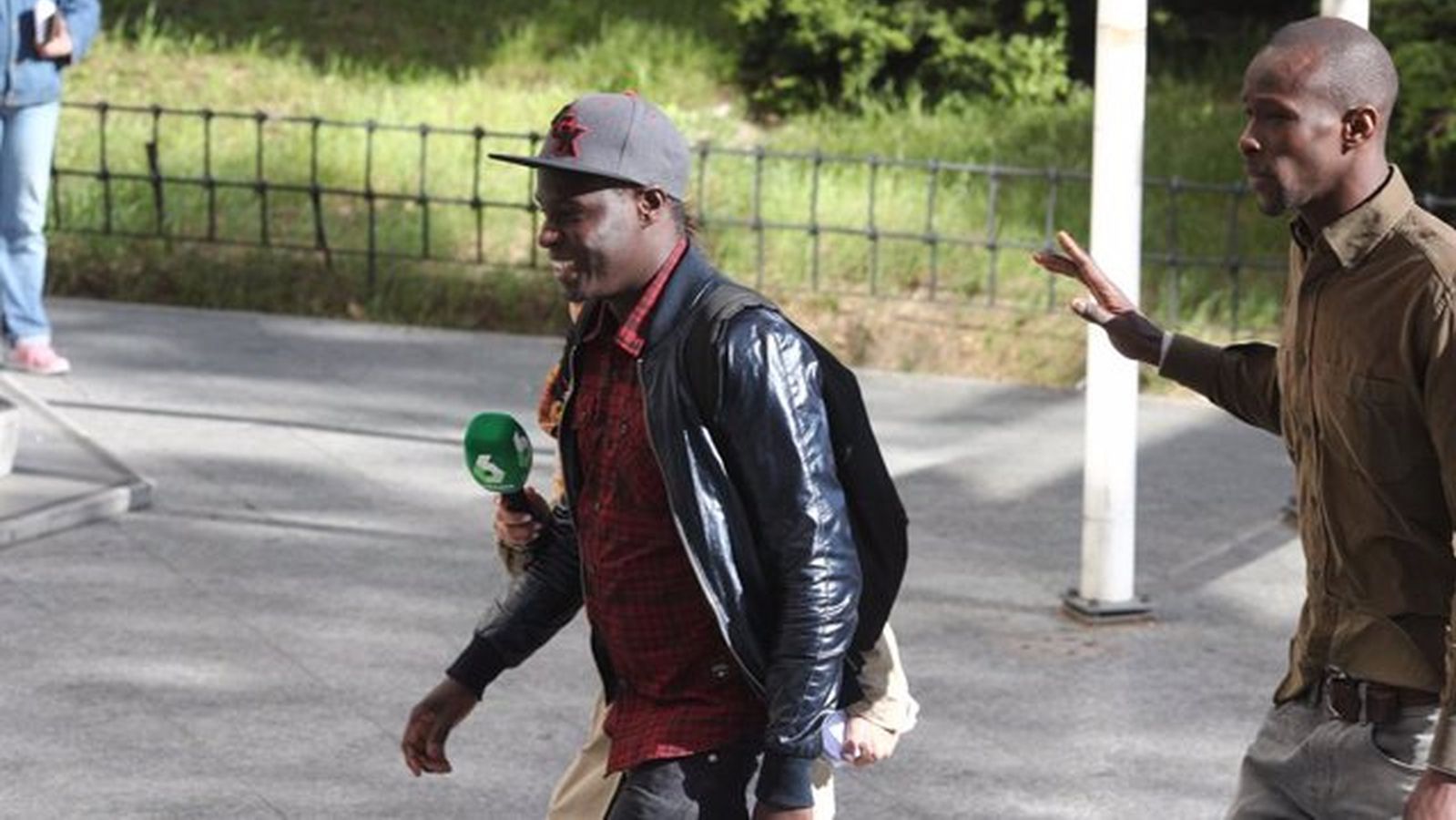 A juicio el portavoz del Sindicato de Manteros y otros dos acusados por tuits contra la Policía