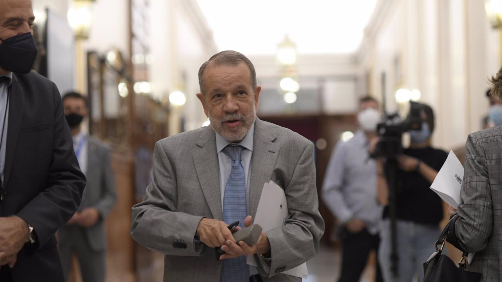 El Defensor del Pueblo pide más claridad en la factura regulada de la luz