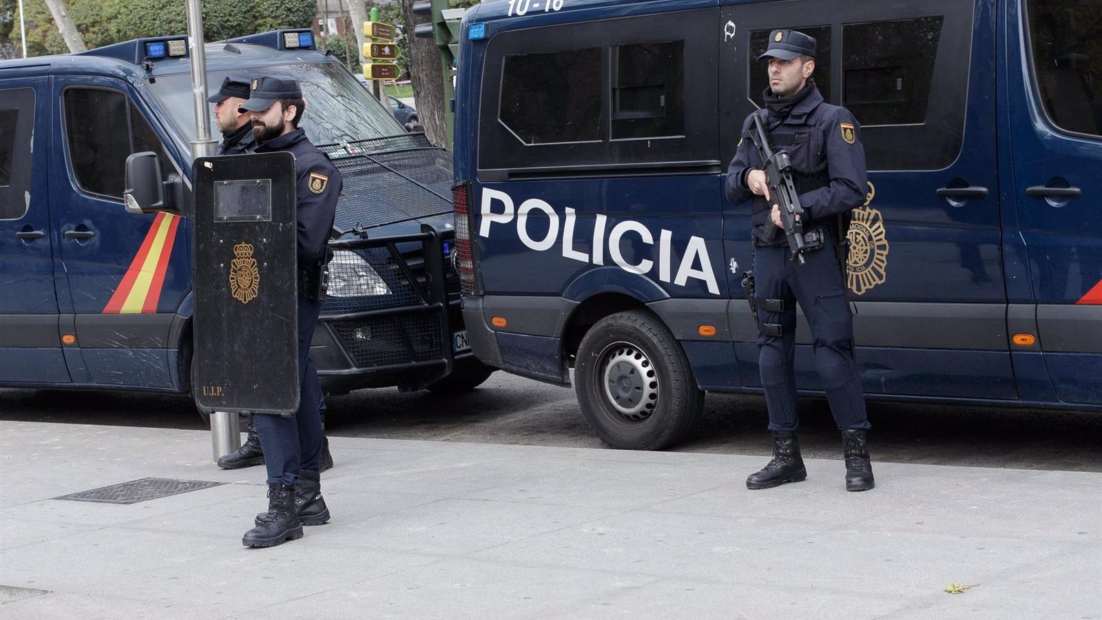 Cuatro detenidos por lanzamiento de botellas a los agentes en las fiestas de Leganés