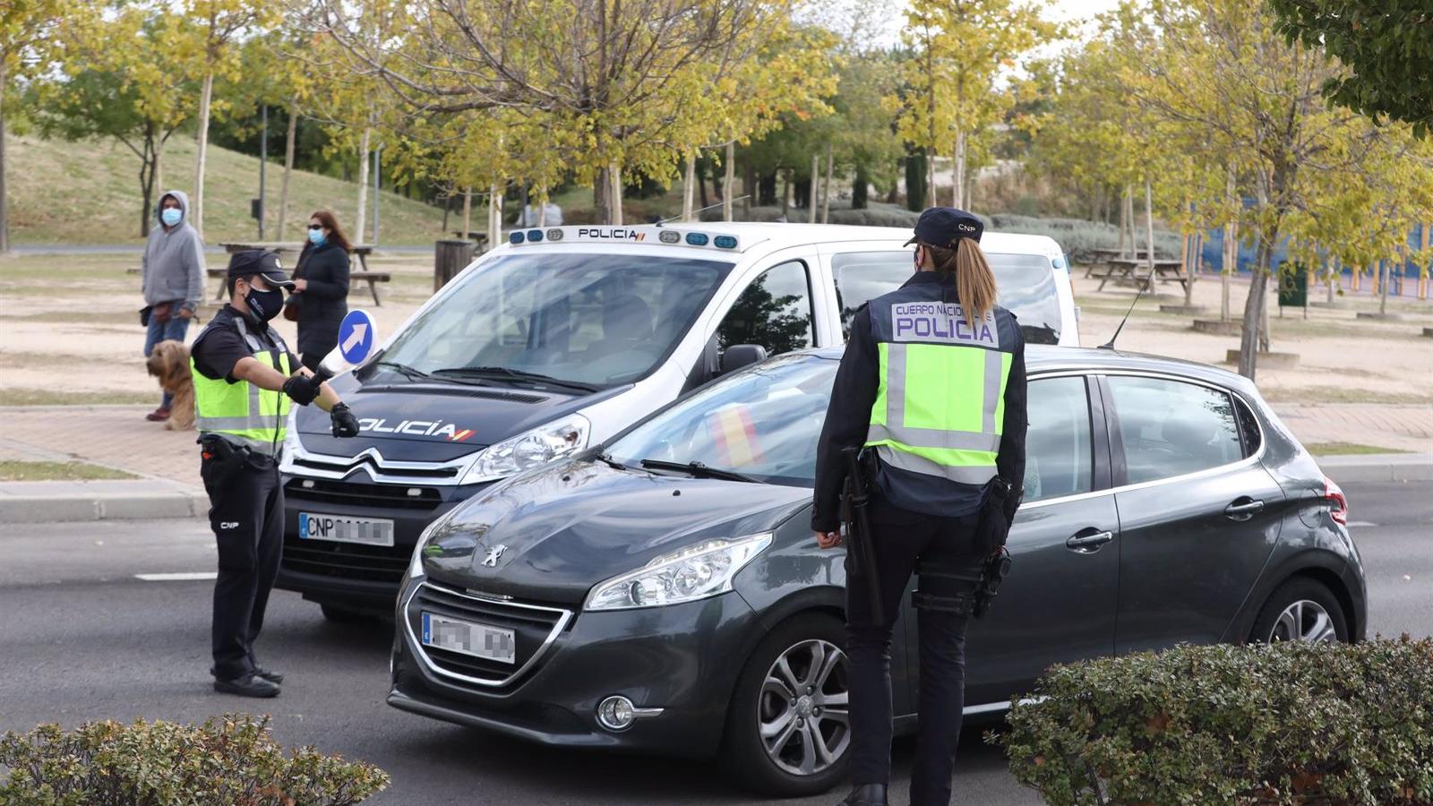 Detenidos los ladrones de un comercio tras una persecución policial en coche por las calles de Móstoles
