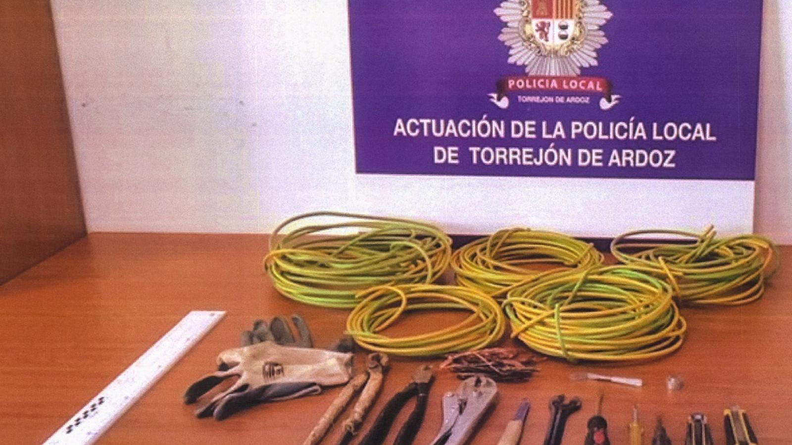 Dos detenidos por robar cable de cobre de las farolas de Torrejón y dejar a oscuras varias calles