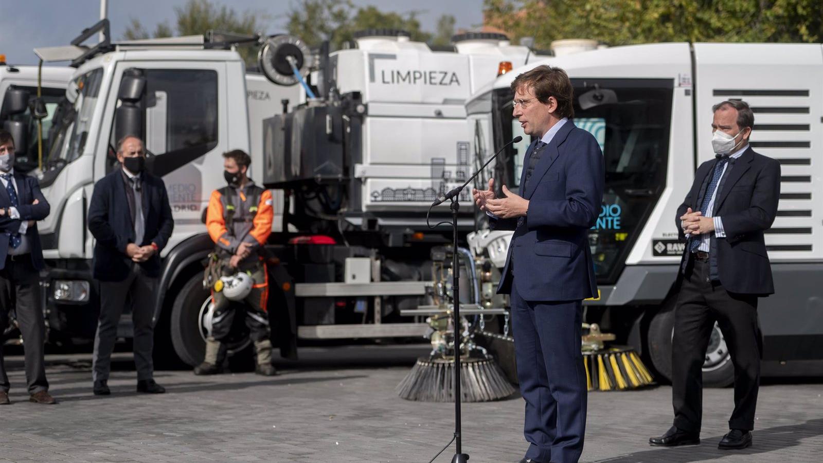 Martínez-Almeida asegura que acatará la decisión judicial sobre los pisos de la EMVS y pide que se deje a los jueces trabajar con independencia Martínez-Almeida asegura que acatará la decisión judicial sobre los pisos de la EMVS y pide que se deje a los jueces trabajar con independencia