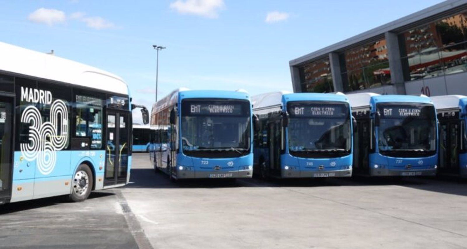 El presupuesto de la EMT subirá un 9,5% e incluirá la compra de 285 nuevos autobuses por 108 millones El presupuesto de la EMT subirá un 9,5% e incluirá la compra de 285 nuevos autobuses por 108 millones