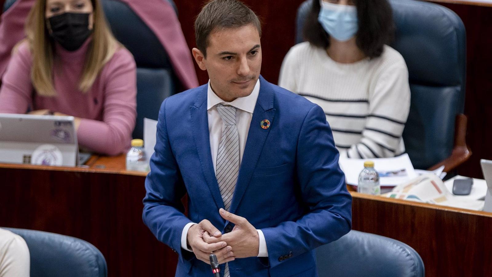 Lobato ve "falta de gestión ordenada" con "cientos de profesionales" en el Zendal para "una decena de pacientes"