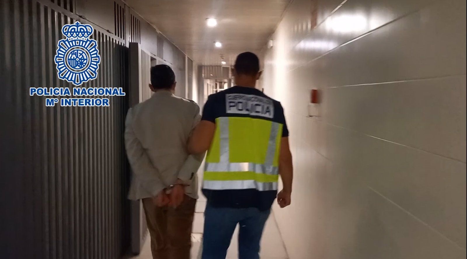 En prisión un hombre por estafar más de 400.000€ a comercios de Hortaleza con identidades y cuentas falsas En prisión un hombre por estafar más de 400.000€ a comercios de Hortaleza con identidades y cuentas falsas