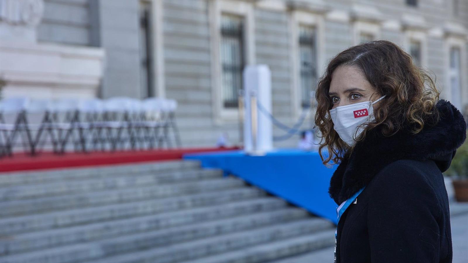 Díaz Ayuso sostiene que la "política sectaria e inoperante" de Sánchez la pagan "los españoles mes a mes"