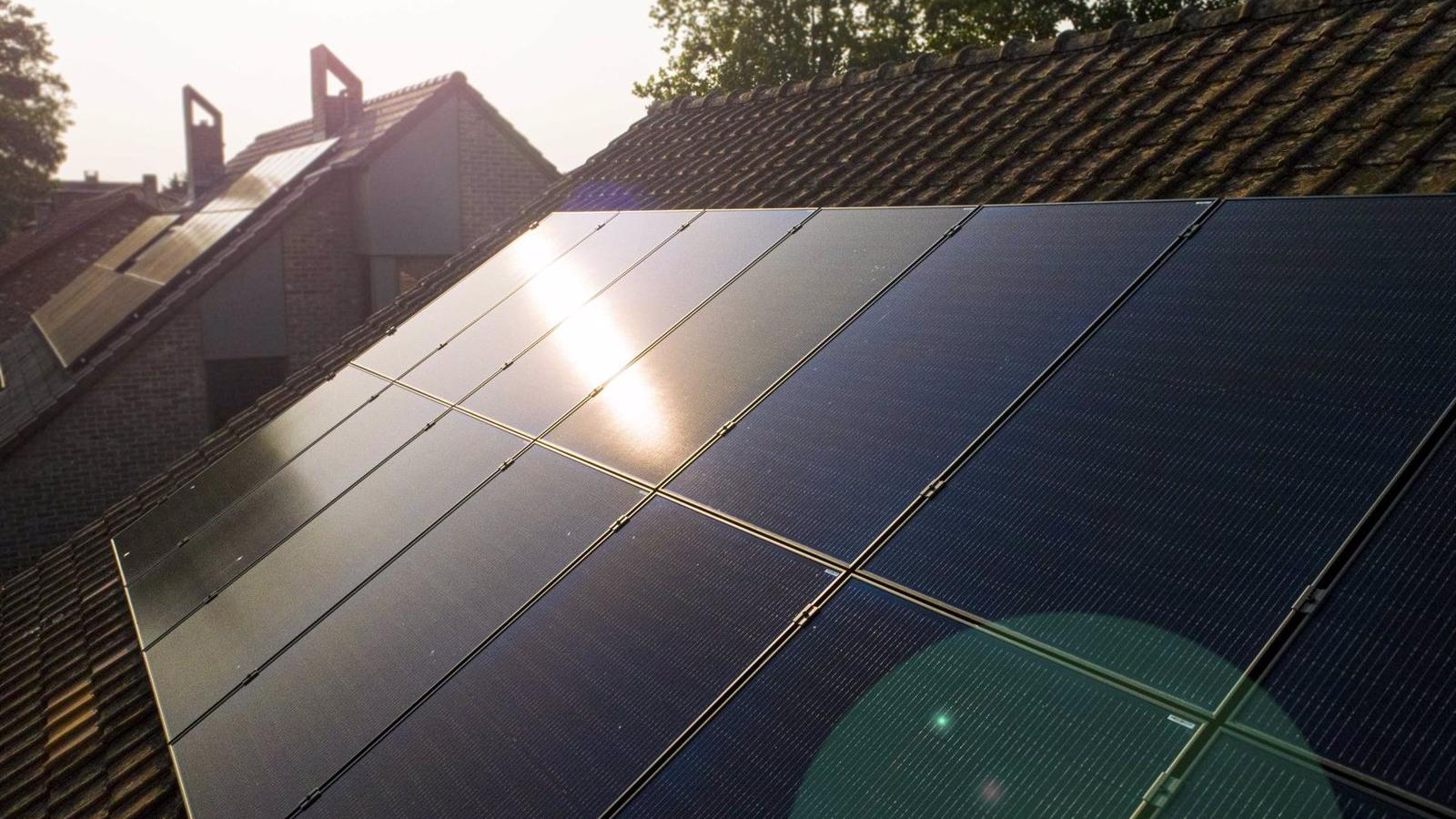 Ya se pueden solicitar las ayudas de hasta 3.000€ para paneles solares y baterías de almacenamiento de energía
