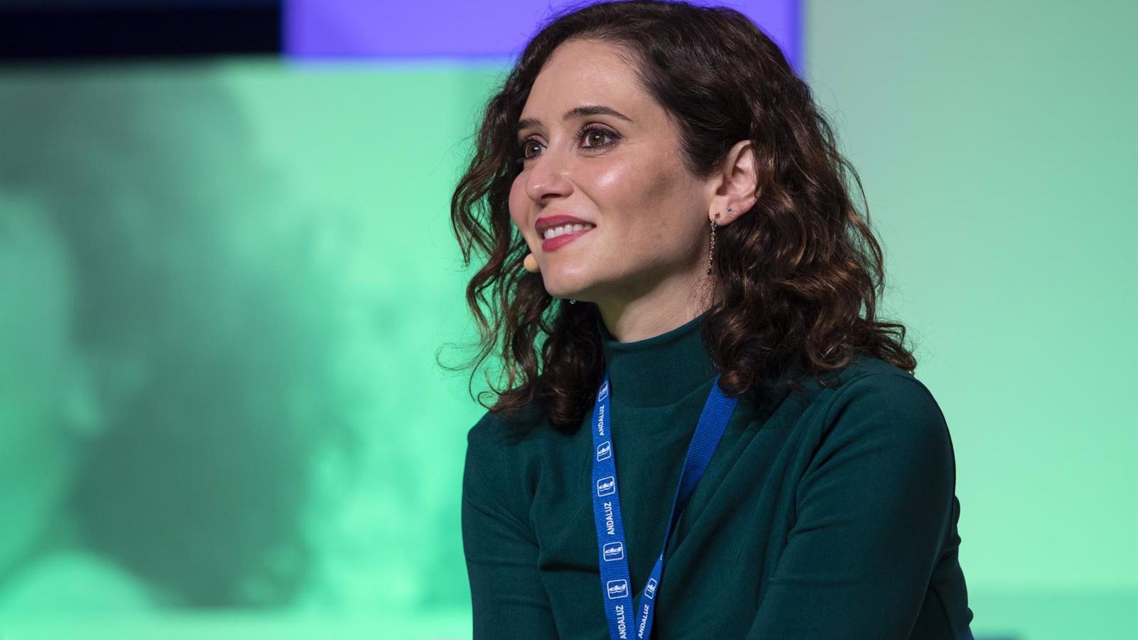 Díaz Ayuso defiende que tener criterio "no es ser desleal"