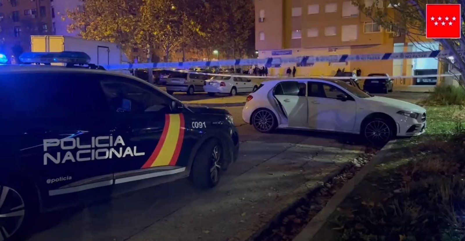 Inspeccionan el coche donde recibió un tiro en la nuca anoche un hombre en Getafe