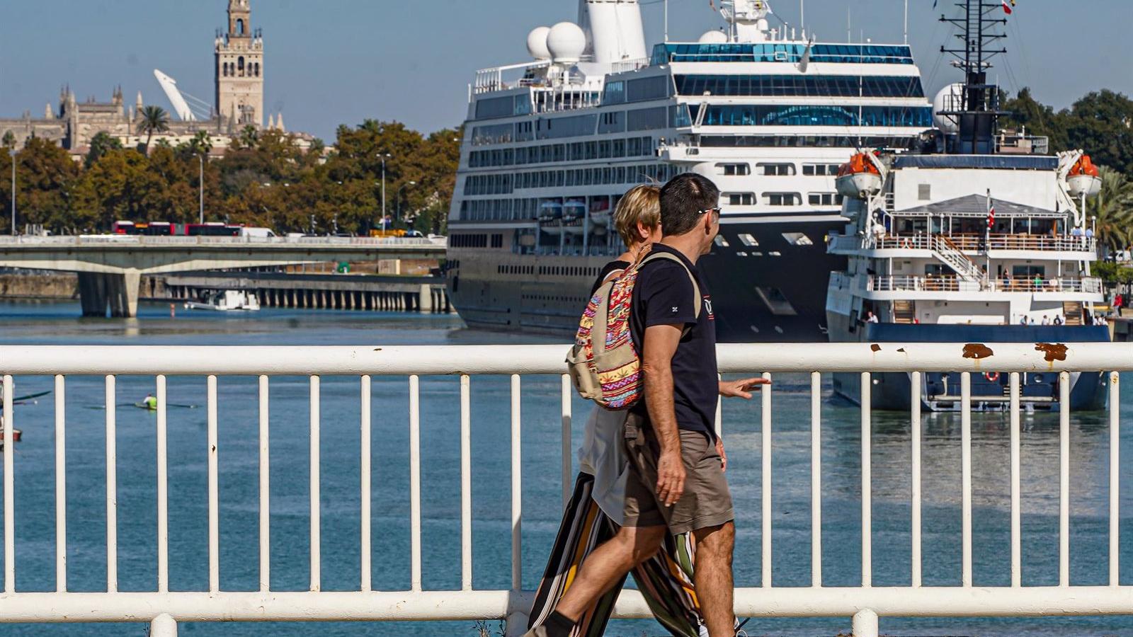 Las empresas turísticas lideran las caídas del Ibex 35 ante el auge de contagios y restricciones en Europa