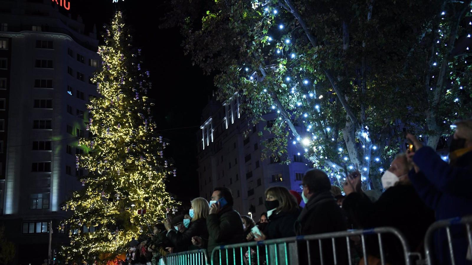 Récord de viajeros en la EMT desde el inicio de la pandemia por el encendido navideño Récord de viajeros en la EMT desde el inicio de la pandemia por el encendido navideño