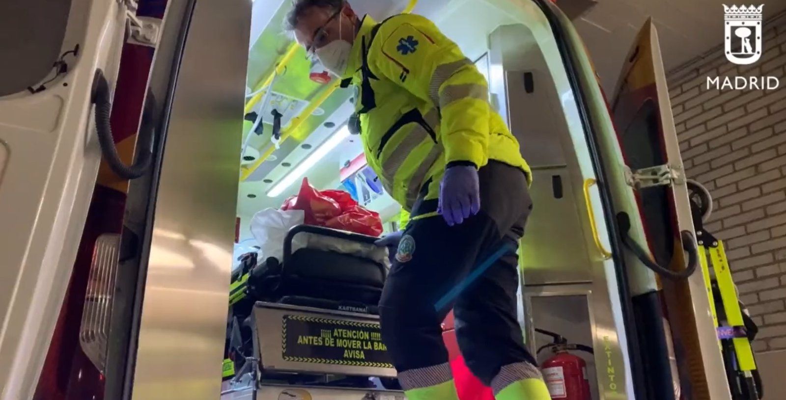 Trasladado al hospital un joven en estado grave por una intoxicación etílica