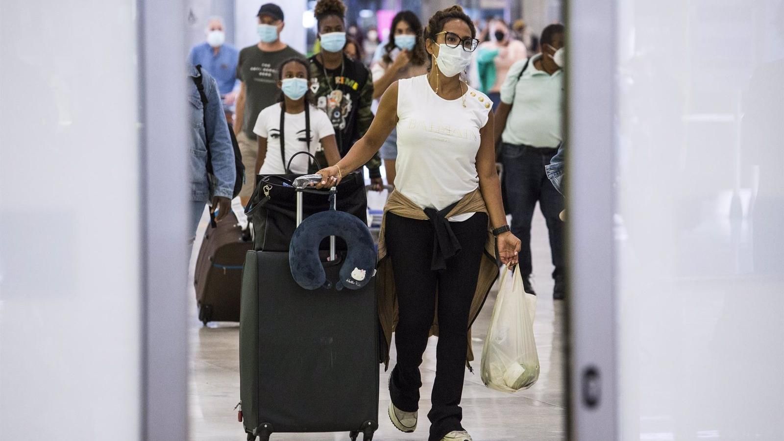España prorroga al 26 de diciembre la cuarentena a viajeros procedentes de países africanos en alto riesgo