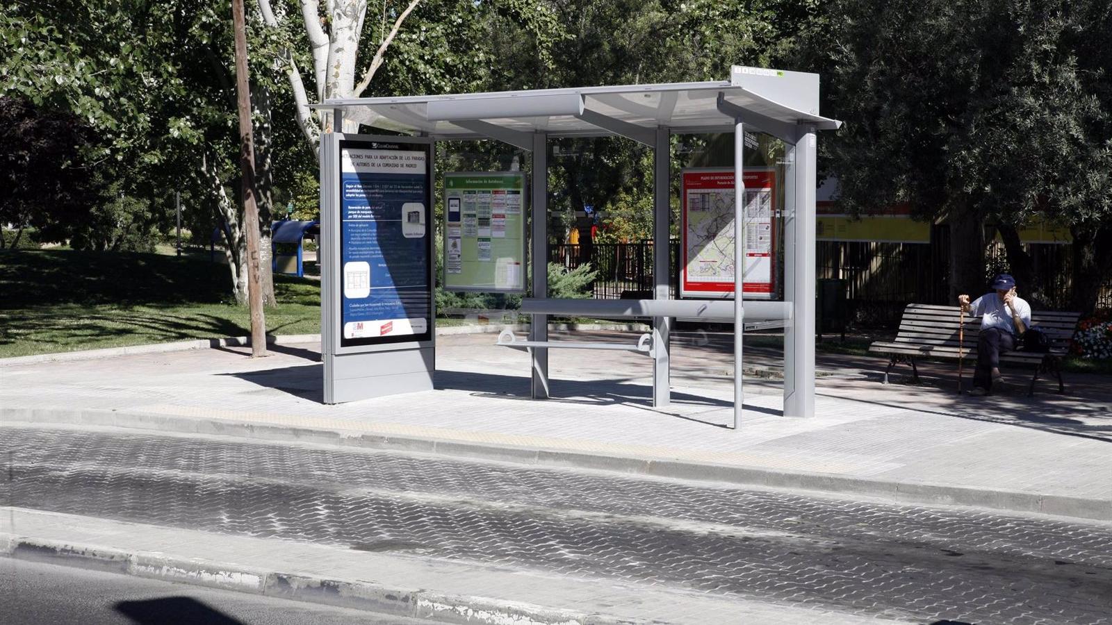 La Comunidad renovará más de 9.000 marquesinas y postes de autobuses interurbanos