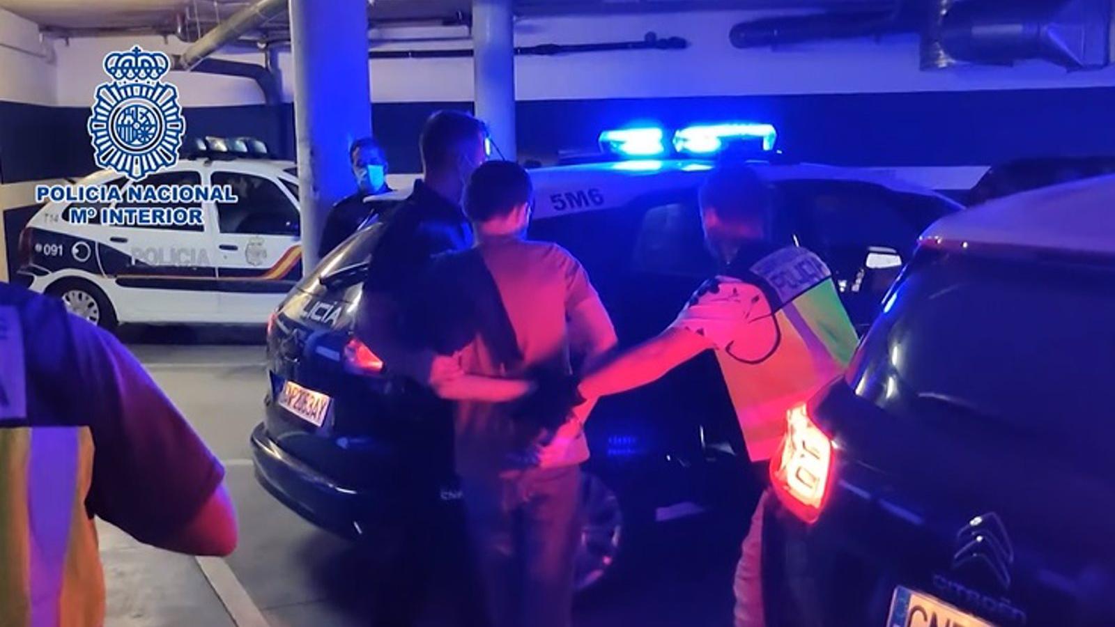 En prisión un ladrón que se coló en dos casas de Móstoles mientras sus moradores dormían
