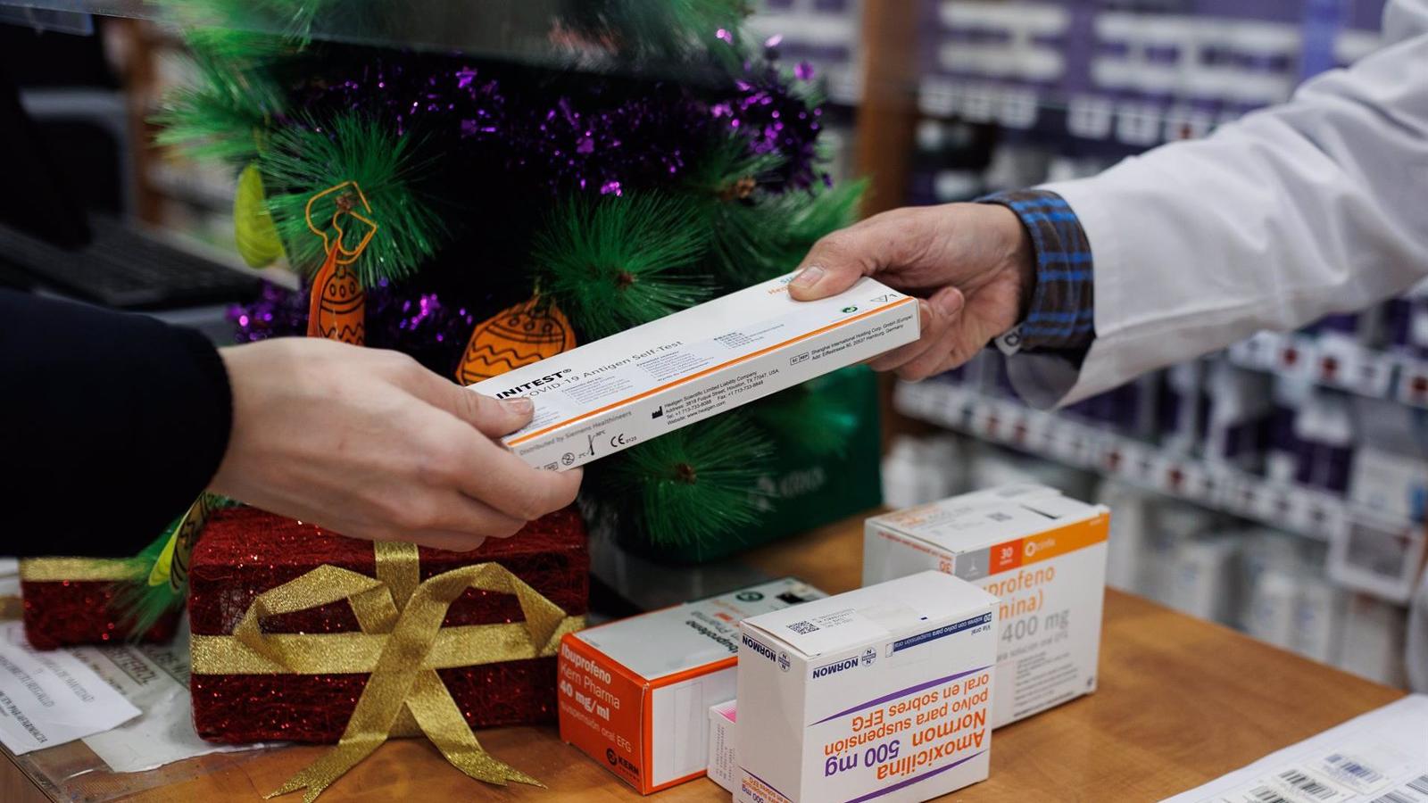 La Comunidad reparte 770.000 test de antígenos en las primeras horas