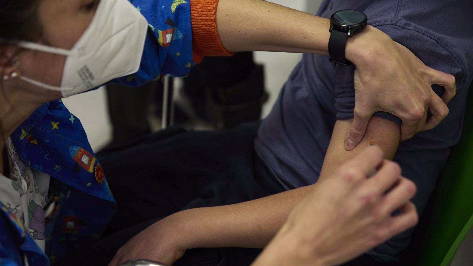 Abierta la autocita para la tercera dosis para mayores de 45 y para la primera de niños desde cinco años Abierta la autocita para la tercera dosis para mayores de 45 y para la primera de niños desde cinco años